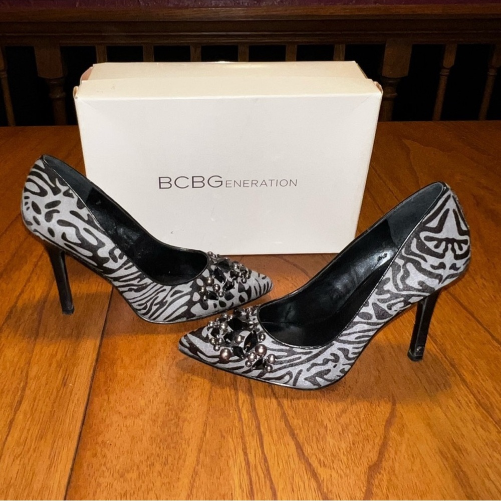 Bcbgeneration Black And Gray Patterned Heels - image 4